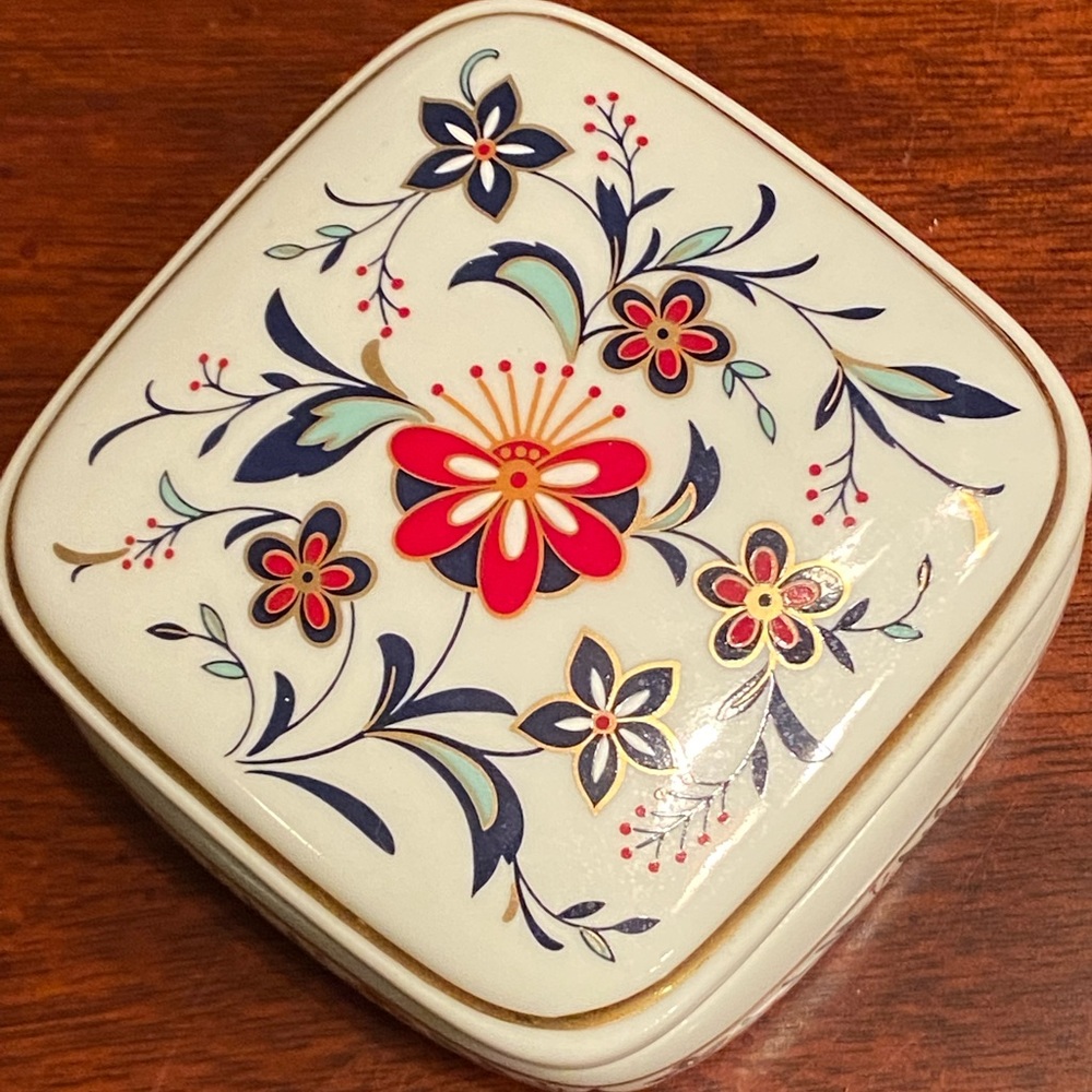 Musical Jewelry Box